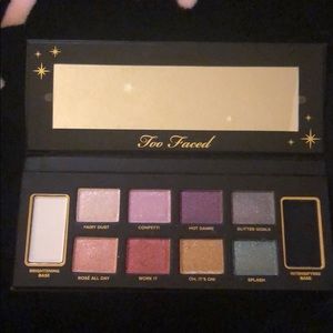 Too faced “glitter bomb” palette